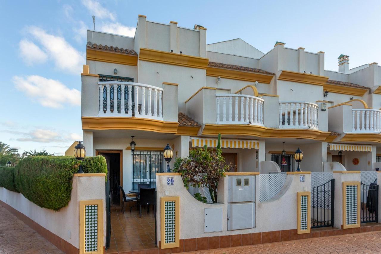 Pool-Side Townhouse In Cabo Roig Villa Orihuela Eksteriør bilde